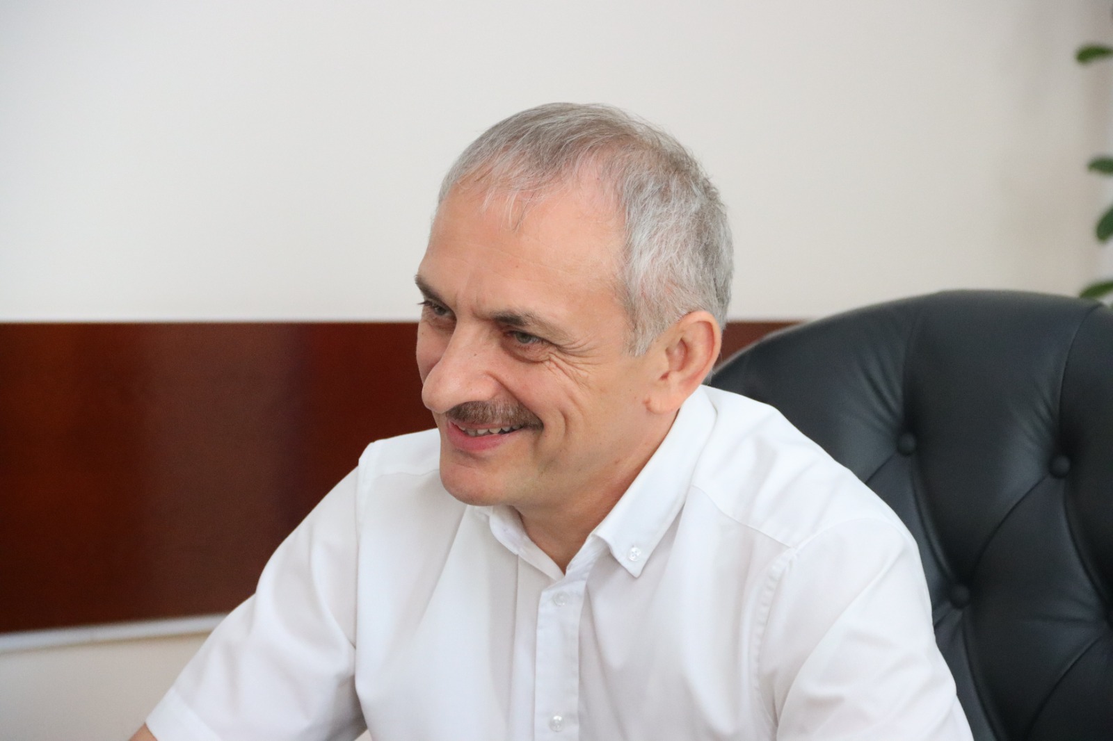 Энрик Муслимов вручил награды победителям летних курсов при Центральной Джума-мечети г. Махачкалы